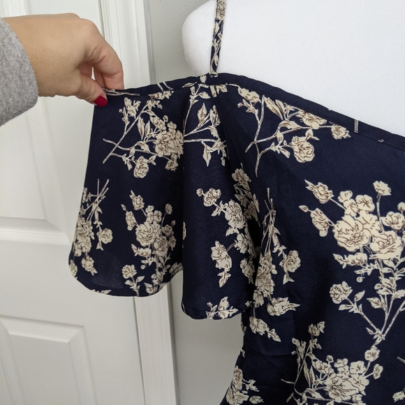 SHEIN cold shoulder botanical print top - Picture 11 of 12